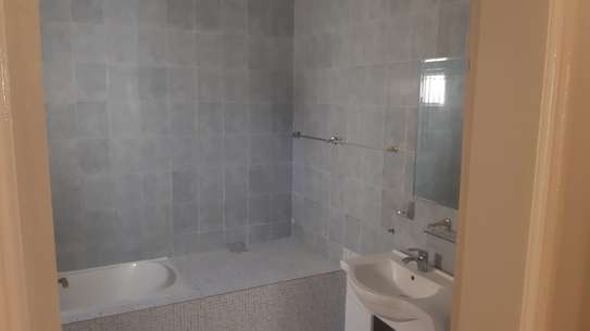 Très grand et bel appartement aux almadies image 2