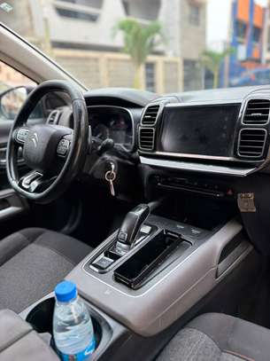 Citroën C5 aircros image 5