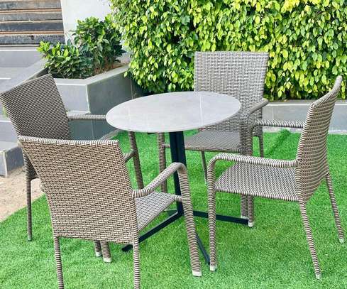 Table 4 chaiss image 2