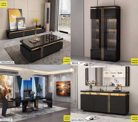 ENSEMBLE DE MEUBLES NOIRS BRILLANTS AVEC ACCENTS DORÉS image 1