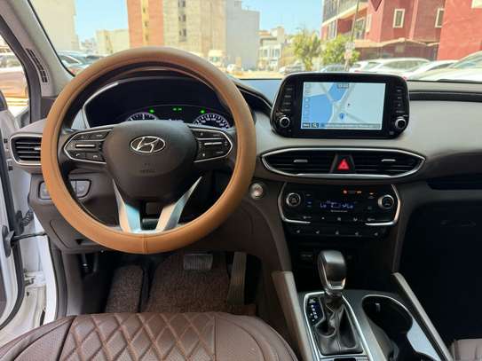 HYUNDAI SANTA FE 2018 image 11