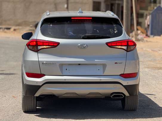 Hyundai Tucson image 6