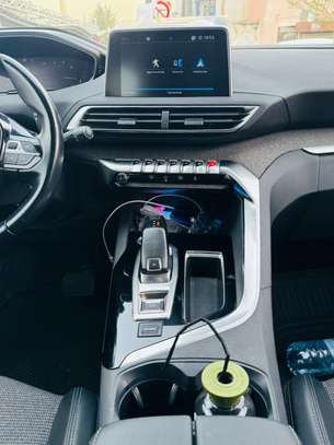 Peugeot 3008 2019 image 10