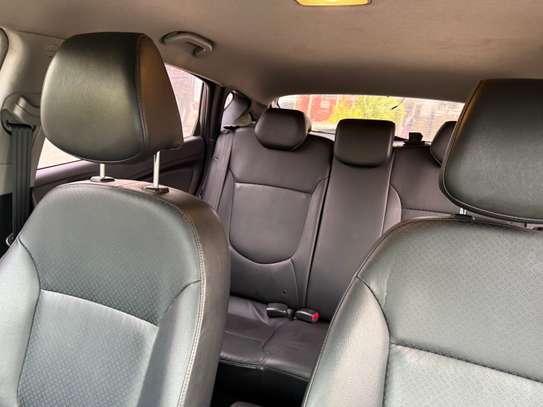 Hyundai accent image 11