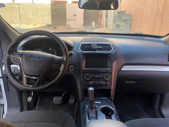 Ford explorer 2017 4 cylindres image 2
