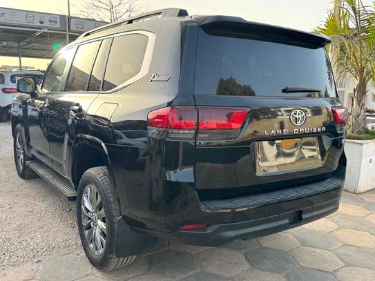 Toyota land cruiser VX image 6