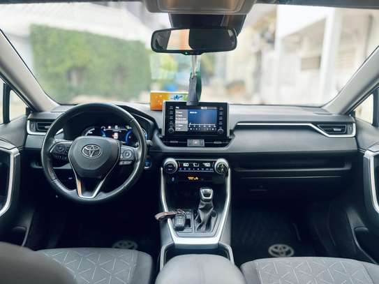 Toyota rav4 année 2022 image 9