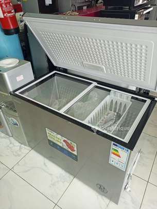 CONGELATEUR DESKA HORIZONTAL 400LITRES GRIS FRZ410DK image 2