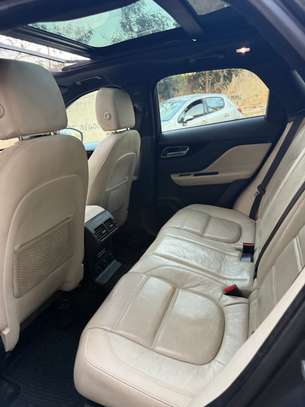 JAGUAR f-Pace image 13