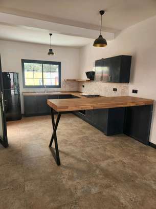 Villa moderne à louer image 3