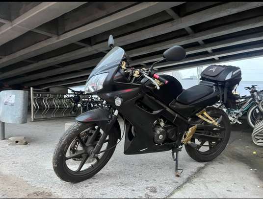 Honda CBR125 image 1