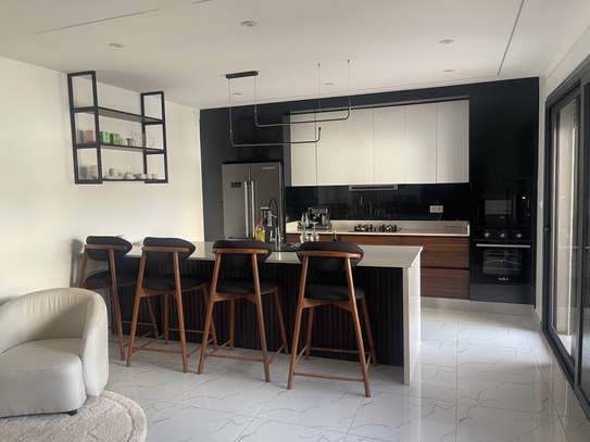 Très grand bel appartement meublé avec piscine à louer image 2