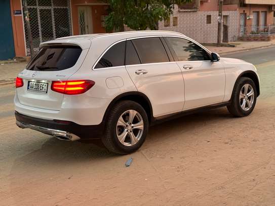 Mercedes glc 300 image 3