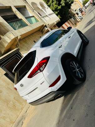 HYUNDAI TUCSON 2017 image 2