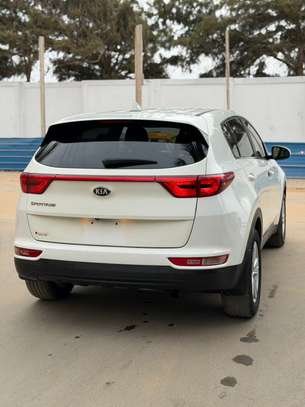 KIA SPORTAGE image 3