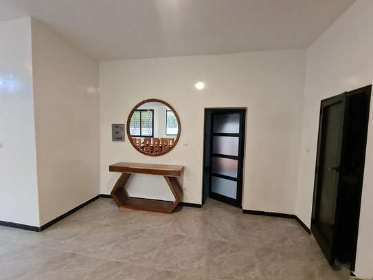 Maison standing 4 chambres 5 salles de bain et wifi ngaparou image 3