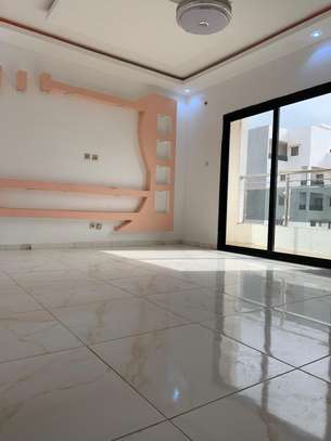 Bel appartement aux Almadies (zone de recasement) image 2