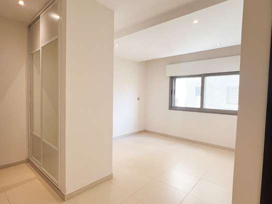 Appartement F4 au 2eme étage - Haut Standing image 7