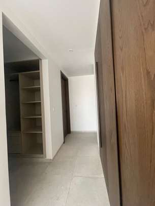 F6 à louer sur la corniche ouakam 385 m² neuf image 9