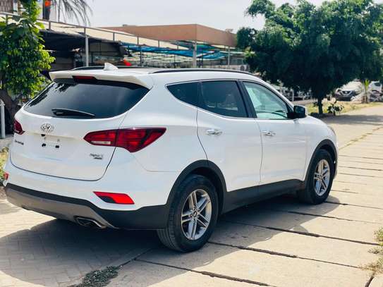 HYUNDAI SANTA FE 2018 image 13