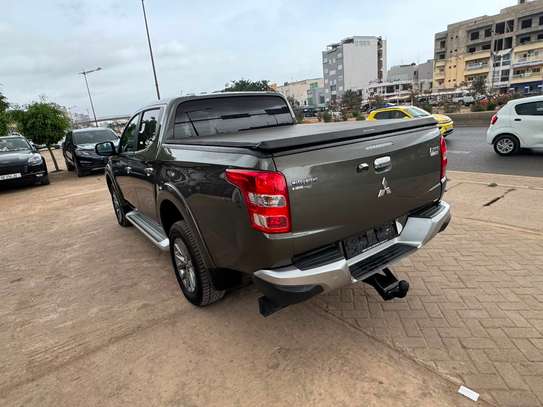 MITSUBISHI L200 2017 image 8