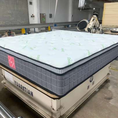 Matelas d'hôtels, orthopédique image 2