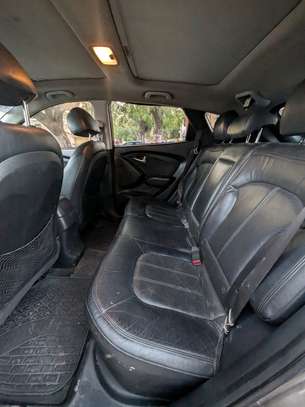 Hyundai Tucson limited full options image 7