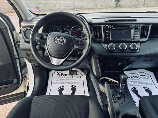 Toyota rav4 2017 AWD image 8
