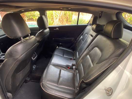KIA SPORTAGE FULL OPTION image 4