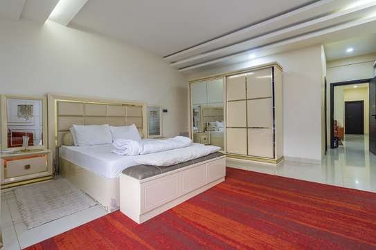 F5 de 210 m2 haut de gamme à vendre à Yoff image 8