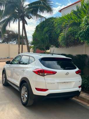Hyundai tucson image 12