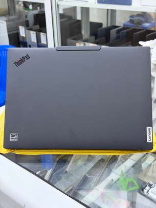 Lenovo T14 gen 6 image 3