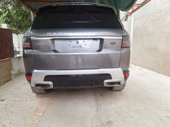 Range rover sport image 7
