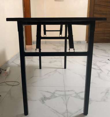 Table pliante et chaises image 2