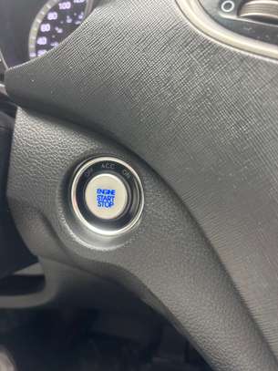 Hyundai Santafé venant 2018 full options 2.0L image 10