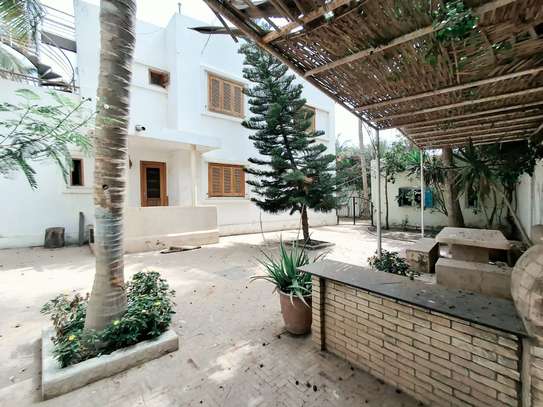 Villa a Loue  Ngor almadie R+1 image 11