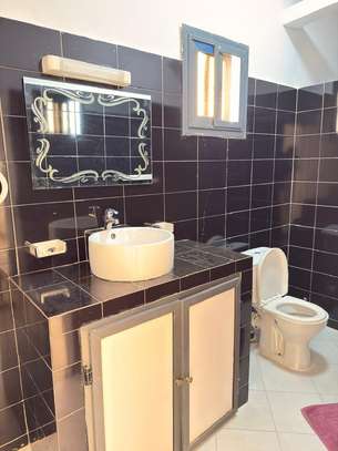 Villa avec piscine et 4 chambres à Saly Joseph image 11