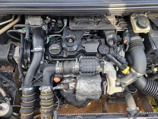 Peugeot 308 2013 image 8