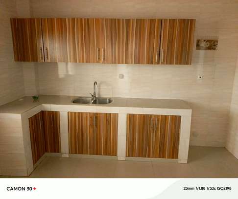 Trois chambres à louer par mois image 4