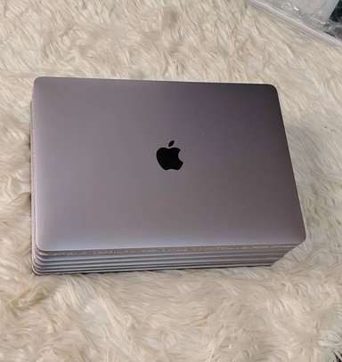 Macbook pro retina 13 promo magal image 2