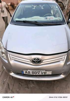 Toyota Auris année 2011 image 1