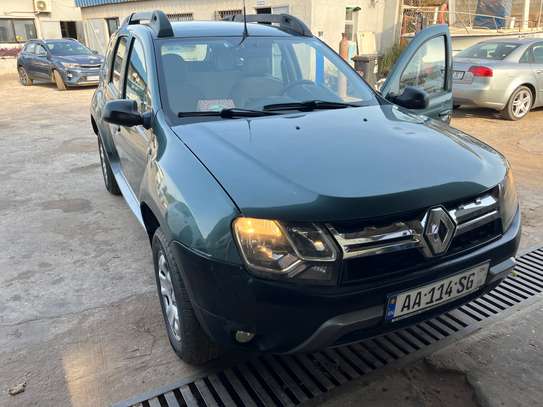 Renault Duster SUV compact noir robuste image 5