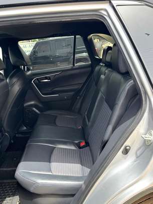 Toyota Rav 4XSE Hybride image 12