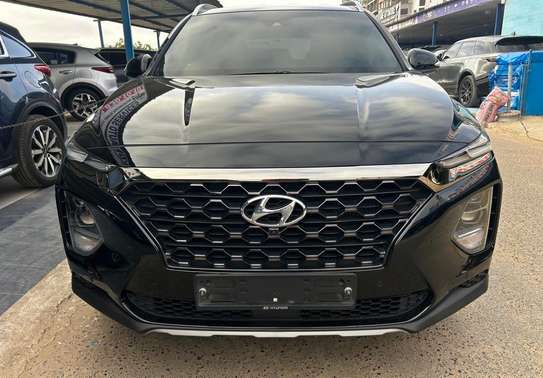 Hyundai Santa Fe essence 2019 full options image 5