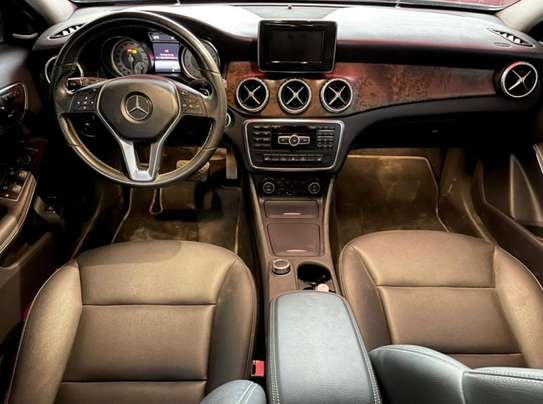 Mercedes Benz GLA 250 image 4