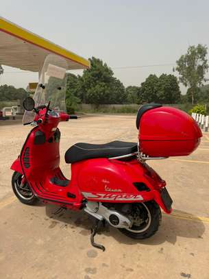Vespa 125 gts image 3