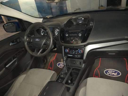 Ford Escape image 5