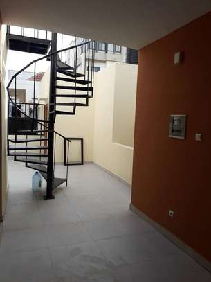 TRES BELLE VILLA A LOUER image 5