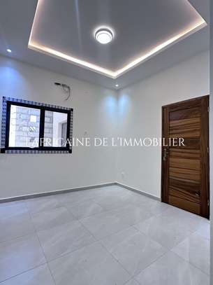 Appartement f4 neuf à louer à Mermoz Batrain image 6