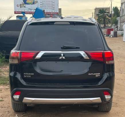 2017 Mitsubishi outlander image 2